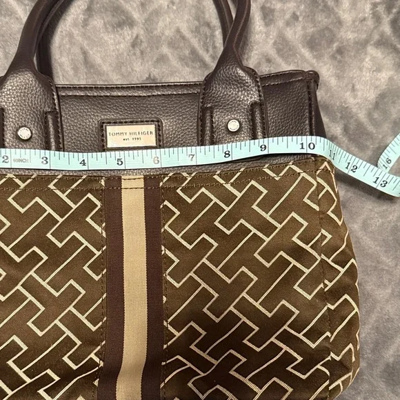 Tommy Hilfiger Brown and White Patterned Tote - Picture 10 of 10